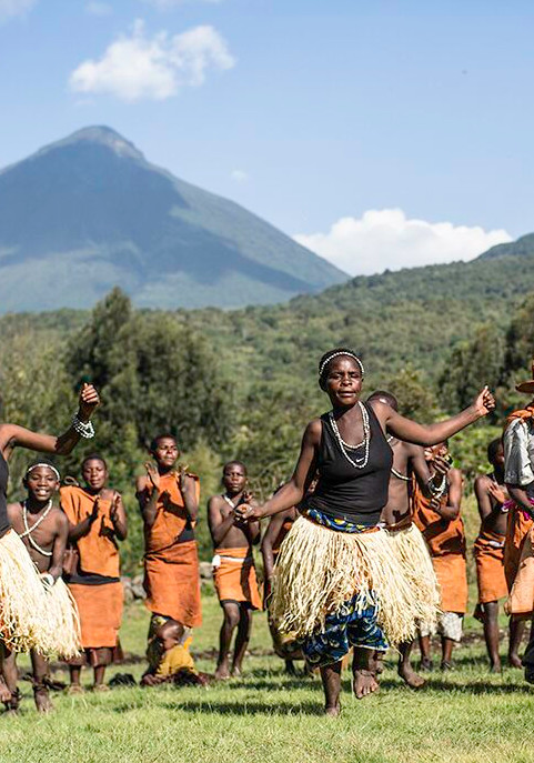 Danseuse de tribu Ik et Karamajong